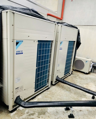 Instalação de duas condensadoras em Sistema VRV DAIKIN.
