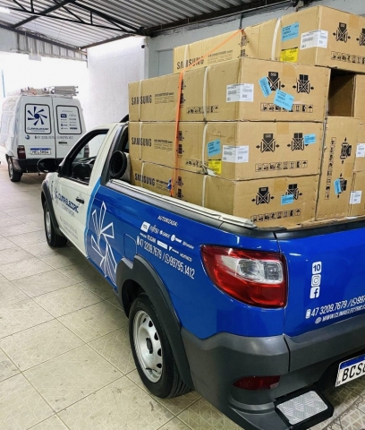 Aparelhos para instalação de Sistema VRF Samsung com 12 unidades internas, cassete uma via e duas condensadoras de 10HP.