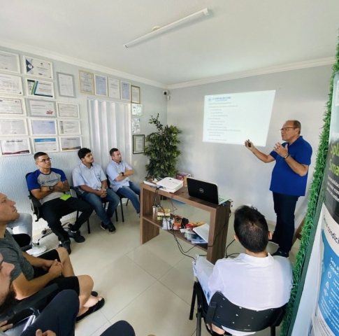 Treinamento Periódico interno com nossas equipes.